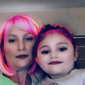 Meet your Posher, Antionette